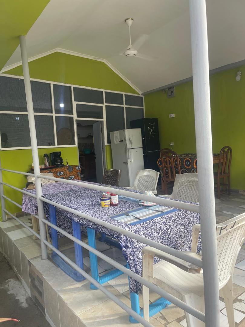 L&J Modern Backpackers Kinondoni Bed & Breakfast Dar es Salaam Exterior photo