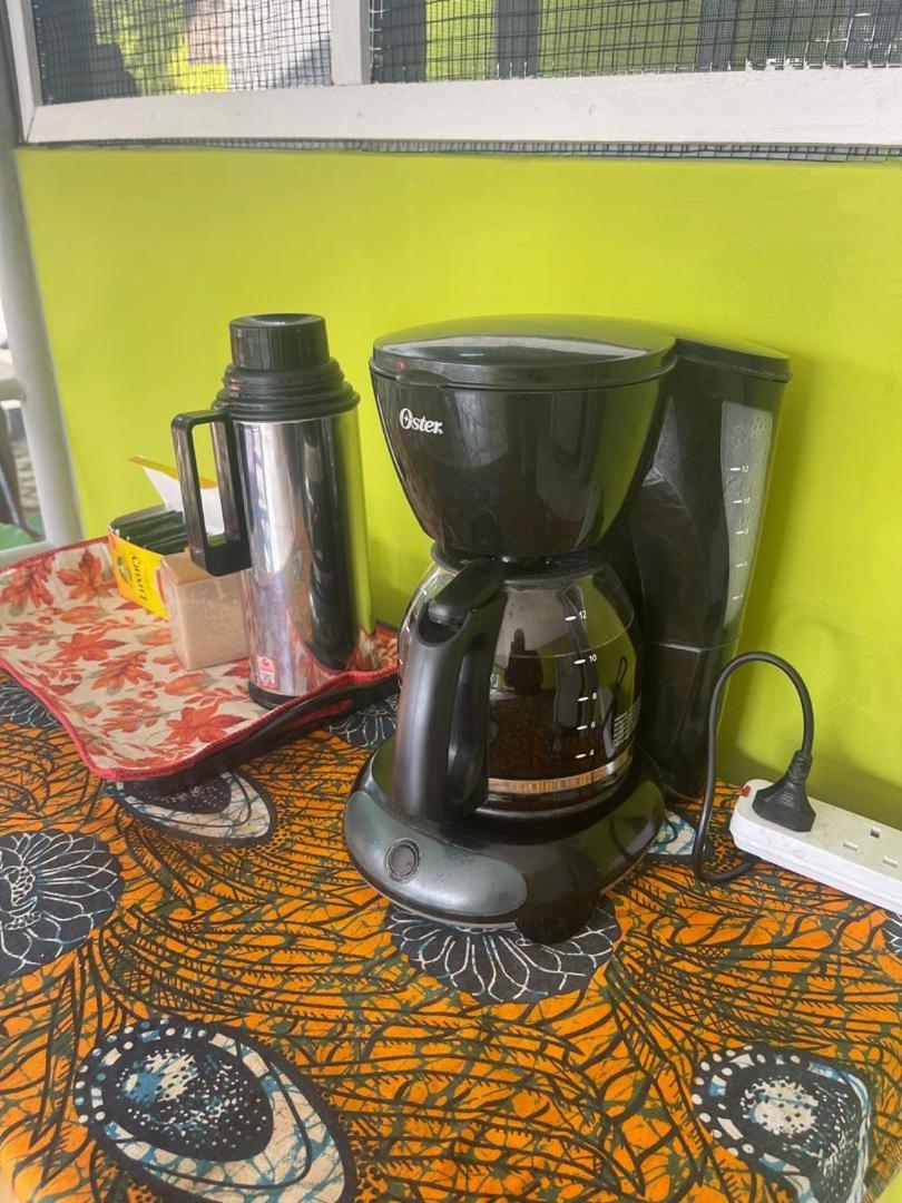 L&J Modern Backpackers Kinondoni Bed & Breakfast Dar es Salaam Exterior photo