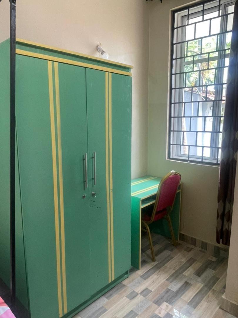 L&J Modern Backpackers Kinondoni Bed & Breakfast Dar es Salaam Room photo